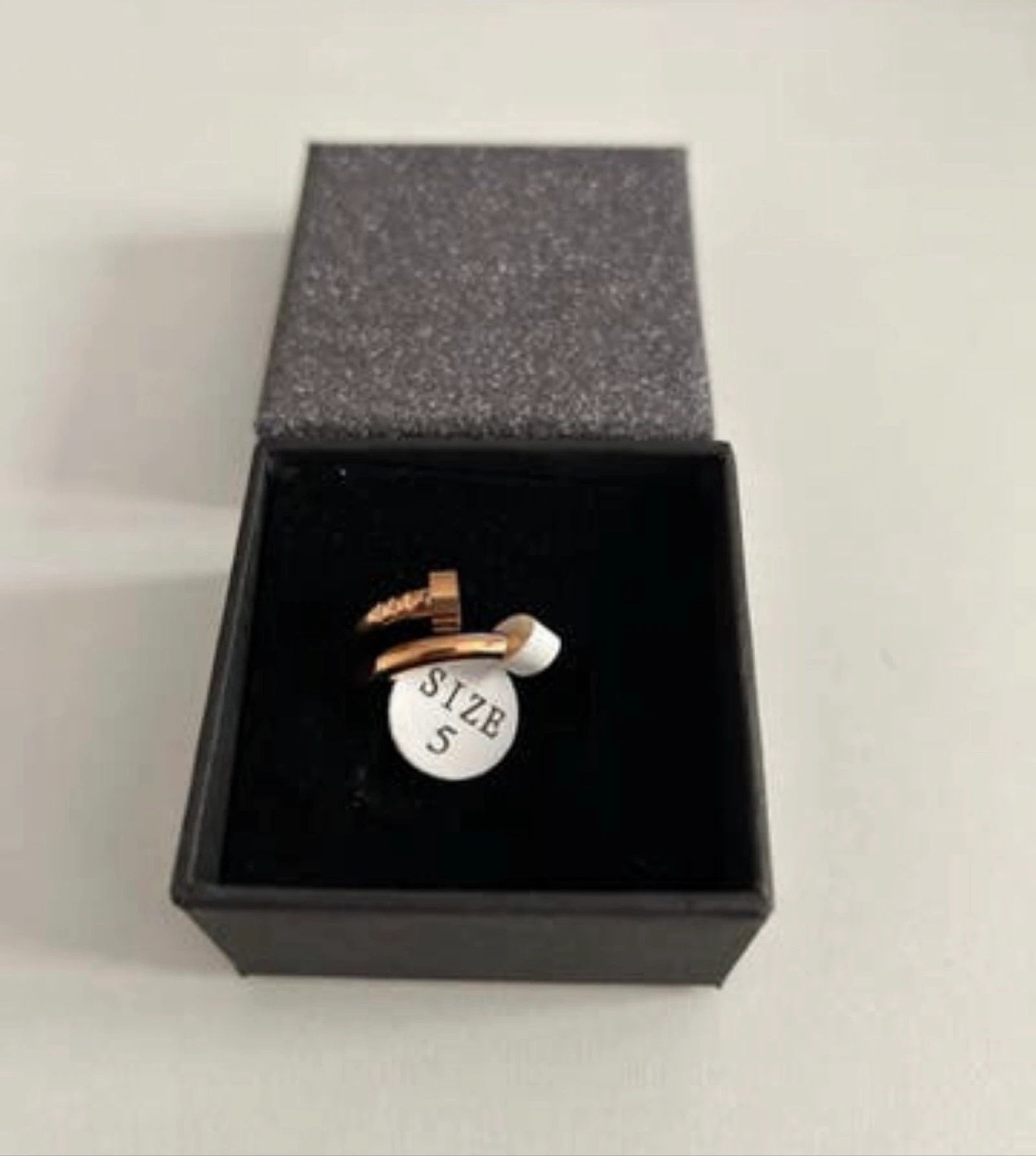 Anillo Gold rose.